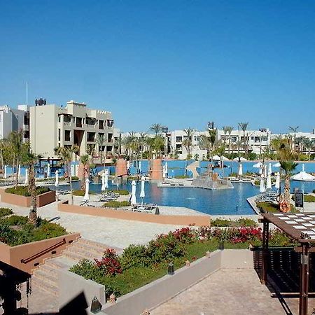 Crowne Plaza Resort Sahara Sands Порт Галиб Екстериор снимка